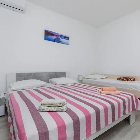 With Parking Space Sumpetar, Omis - 950 Sumpetar
