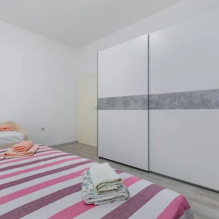 With Parking Space Sumpetar, Omis - 950 * Sumpetar