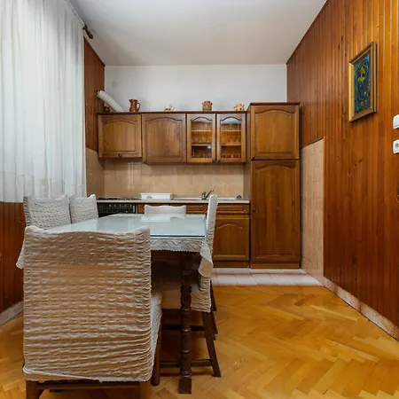 With Parking Space Sumpetar, Omis - 950 Apartman Sumpetar
