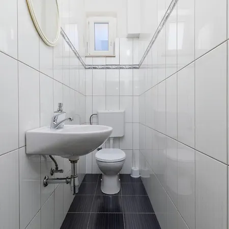 With Parking Space Sumpetar, Omis - 950 Apartman *