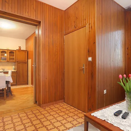 Apartament With Parking Space Sumpetar, Omis - 950 *